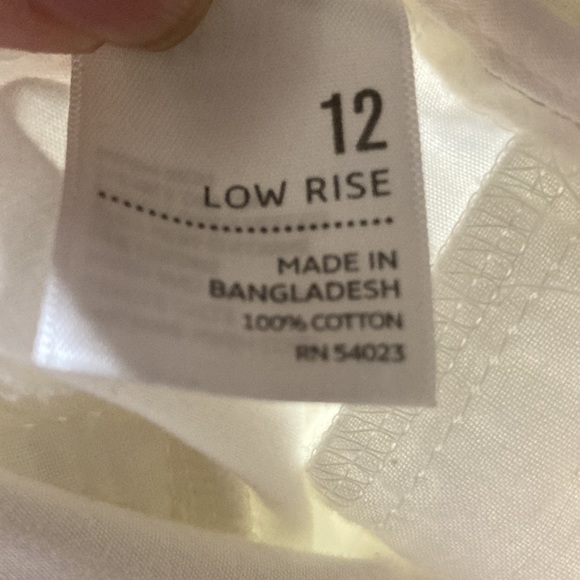 Size 12 white cargo capris. Excellent condition by Old Navy - Picture 6 of 6